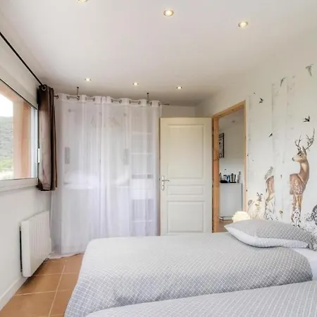 Apartment Avec Grande Terrasse *